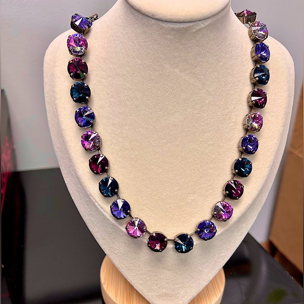 Swarovski purple tones crystal necklace.  Stunning ! Custom made 14 mm stones